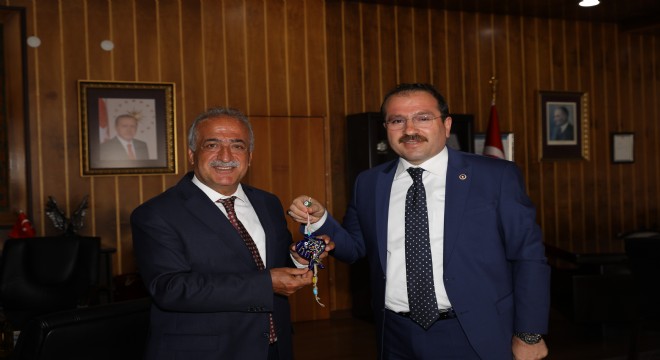 AK Parti nin Erzurumlu İzmir Milletvekili Kırkpınar’dan Çomaklı’ya ziyaret 